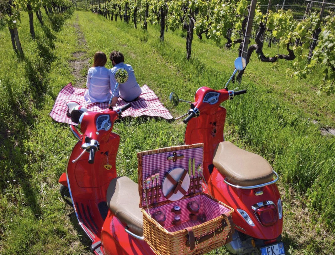 Vespa Picnic in the Umbrian Hills